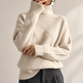 Maglione a collo alto con motivo geometrico "Selene"