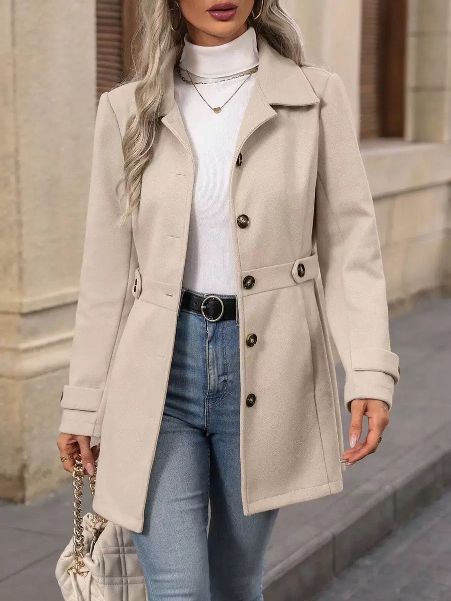 Cappotto sciancrato con martingala e bottoni "Arianna"