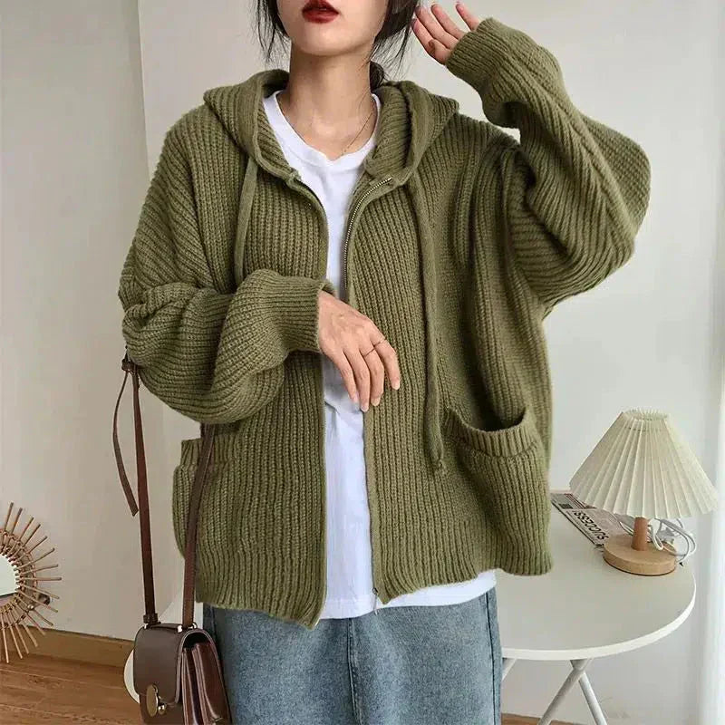 Cardigan con cappuccio, zip e tasche "Mariella"