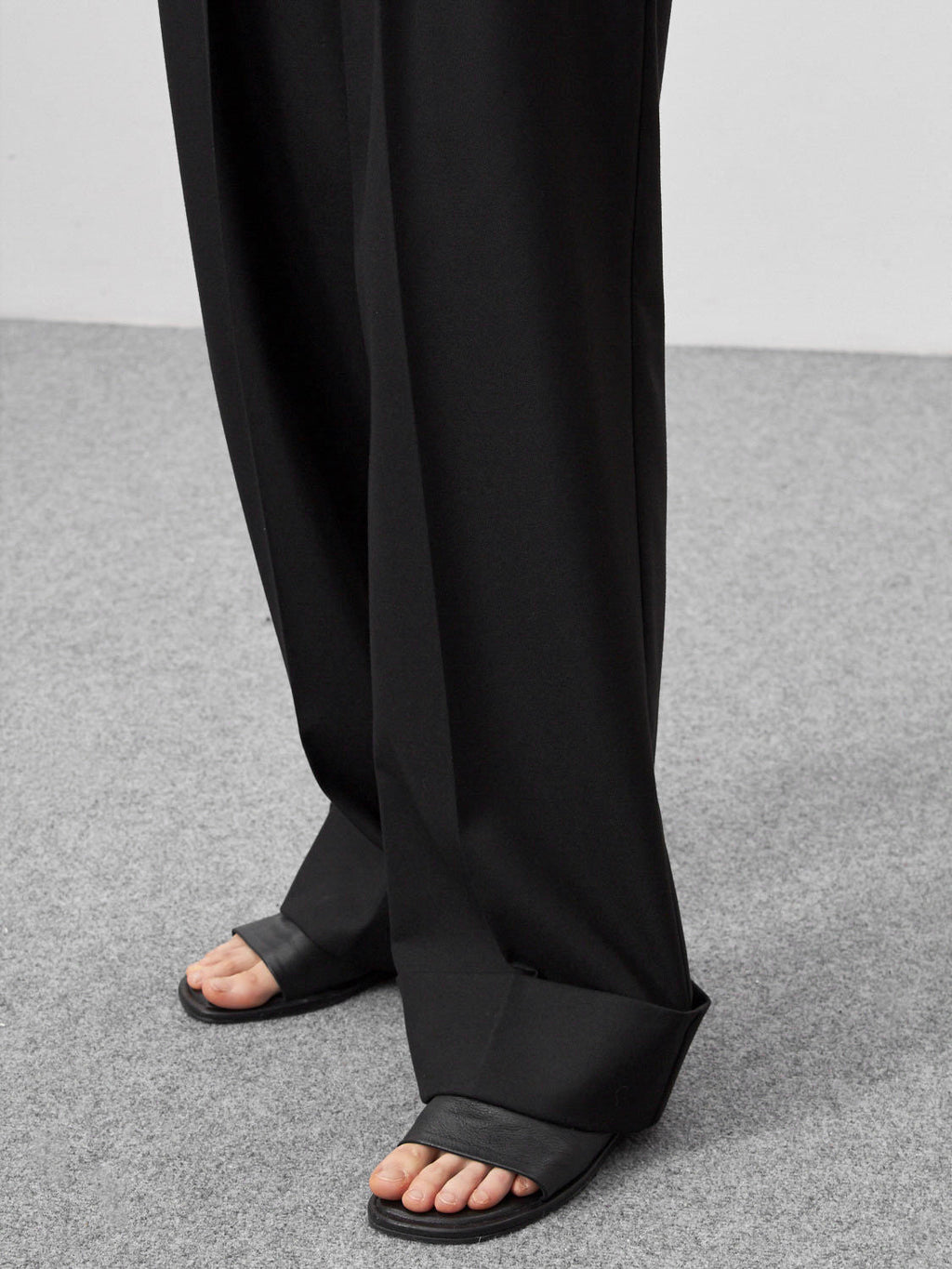 Pantaloni sartoriali a vita alta con risvolto "Nives"