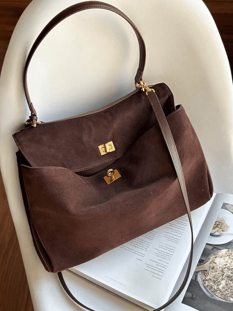 Borsa a mano con patta "Elettra Scamosciata"