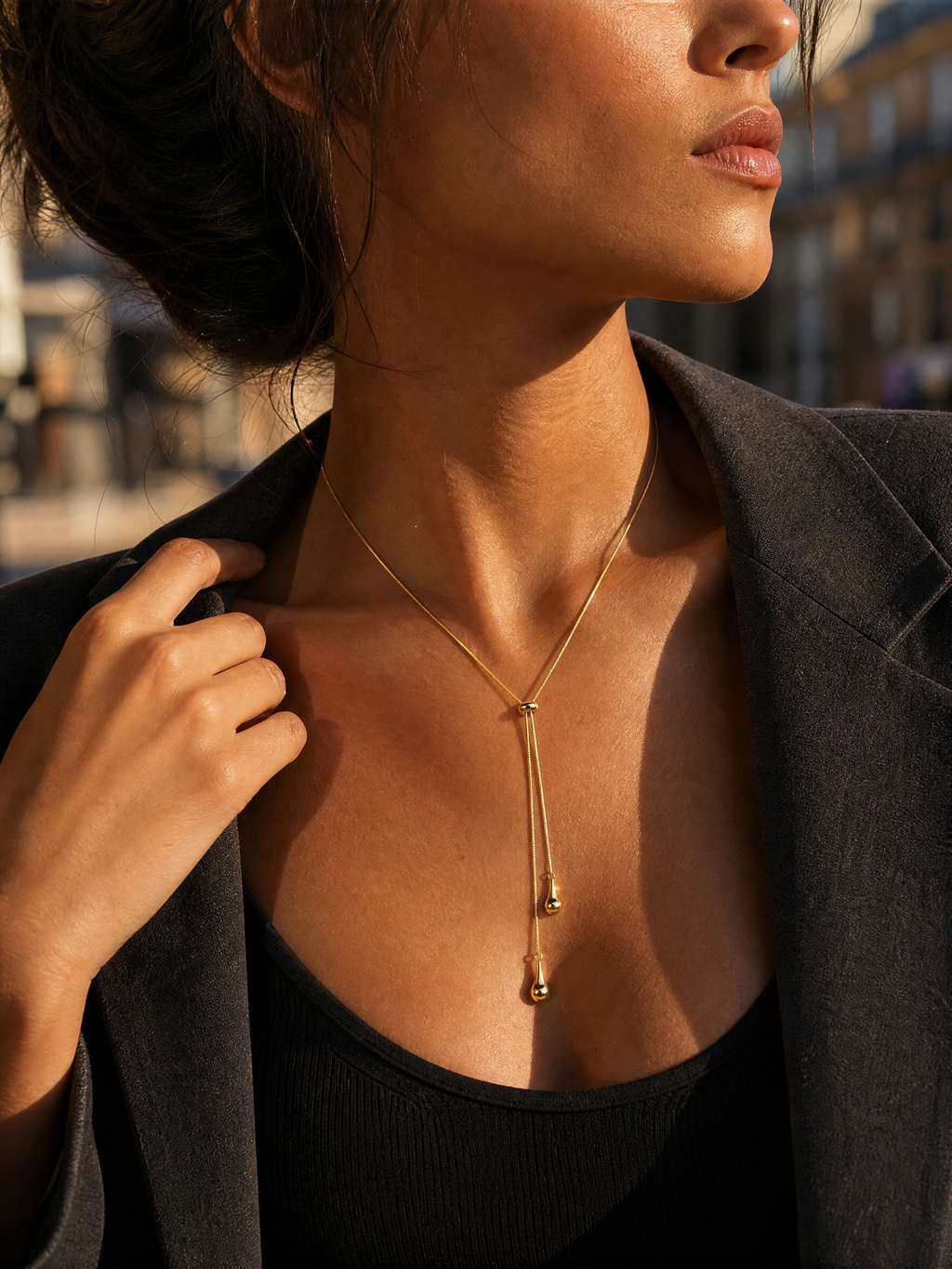 Collana a cravatta con gocce dorate "Thaïs"