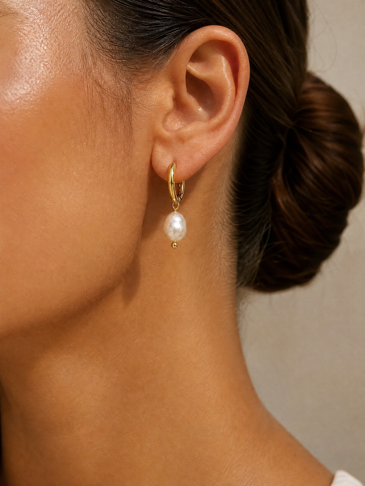 Mini orecchini a cerchio con perla d'acqua dolce "Alana"